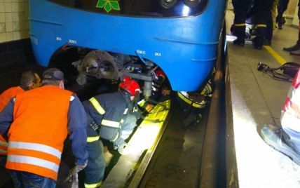 У Києві метро повністю відновило роботу після падіння пасажира на колії
