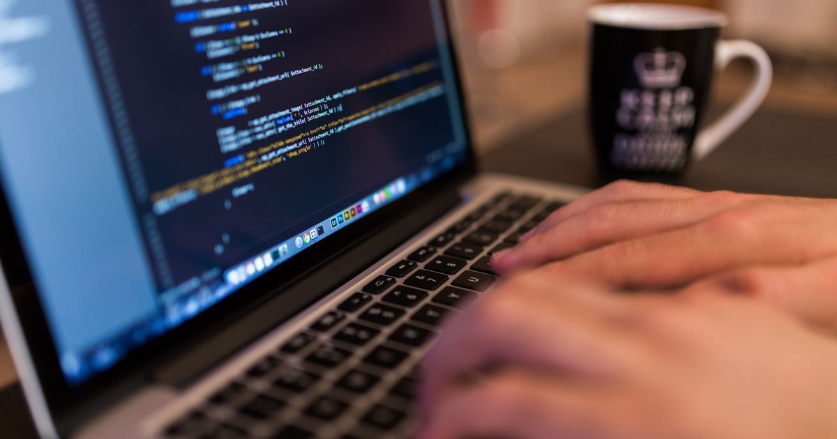 Судитимуть трьох жителів Чопа: вносили в "eHealth" фальшиві відомості про COVID-вакцинацію
