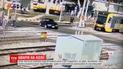 Поезд метро на полном ходу врезался в автомобиль в Лос-Анджелесе