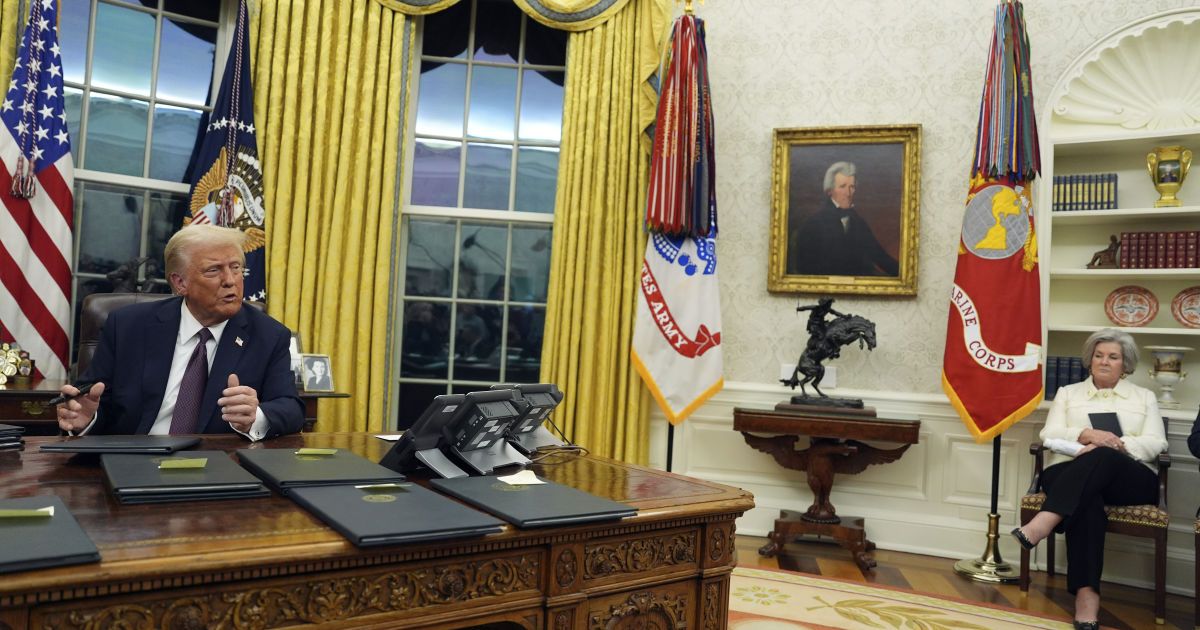 Президент США Жональд Трамп и руководитель аппарата Белого дома Сьюзи Уайлз