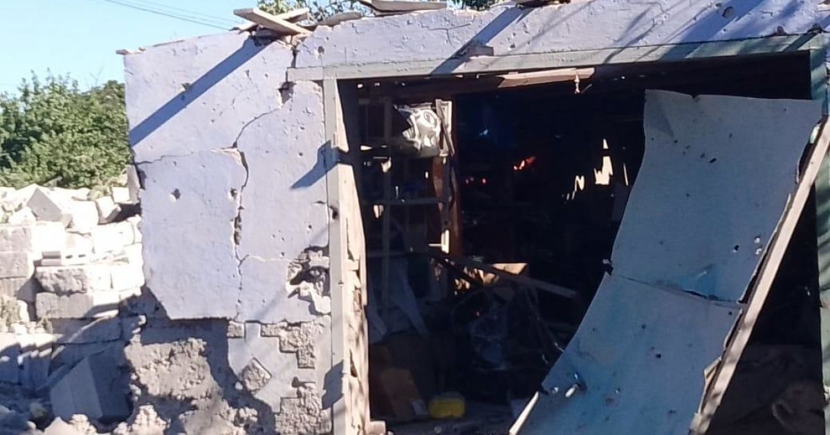 Оккупанты обстреляли села в трех районах Николаевщины: попали в магазин и гаражный кооператив