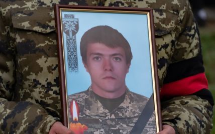 "Последний шанс сохранить Украину": в Ужгороде простились с погибшим разведчиком, вернувшимся воевать с Франции