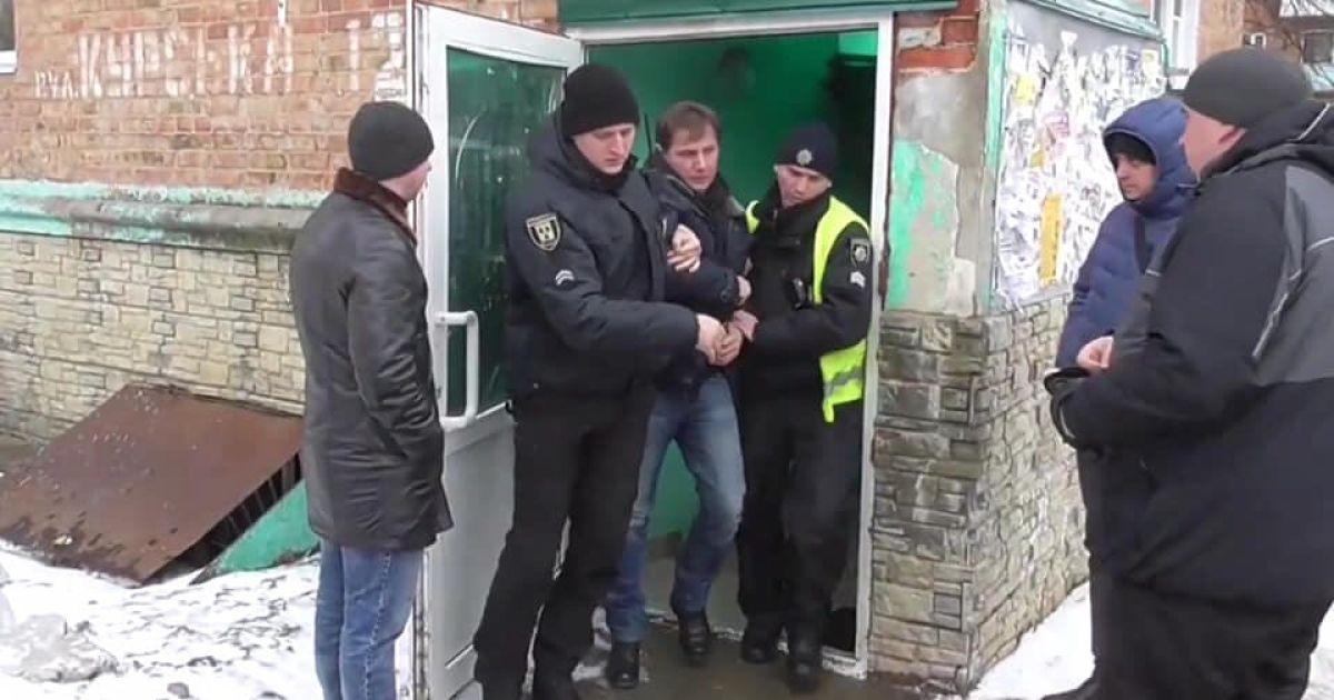 Червакова: Поліцейським, які безпідставно схопили двох громадян за "підкуп виборців", оголошено підозри