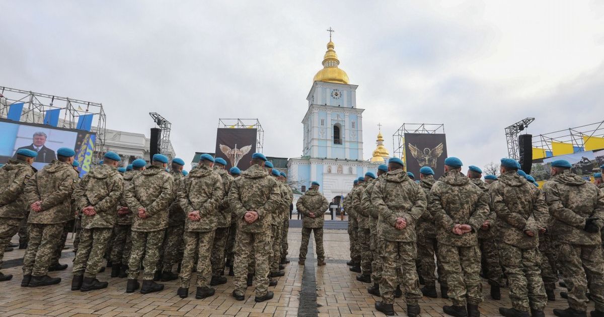 Церемонія заміни беретів десантників_4 / © УНИАН