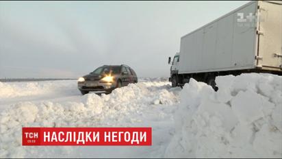 Сніг, ожеледь та поривчастий вітер - негода Україну не відпустить