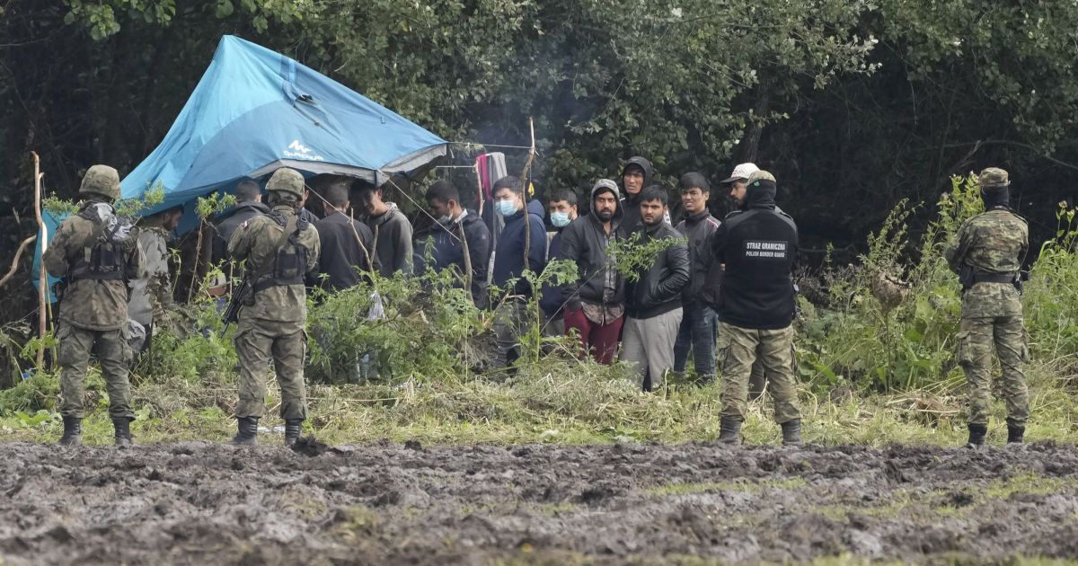 Новини світу: наплив мігрантів – Польща подовжить надзвичайний стан у прикордонних районах на 60 днів — Світ — tsn.ua - Vimarsana News