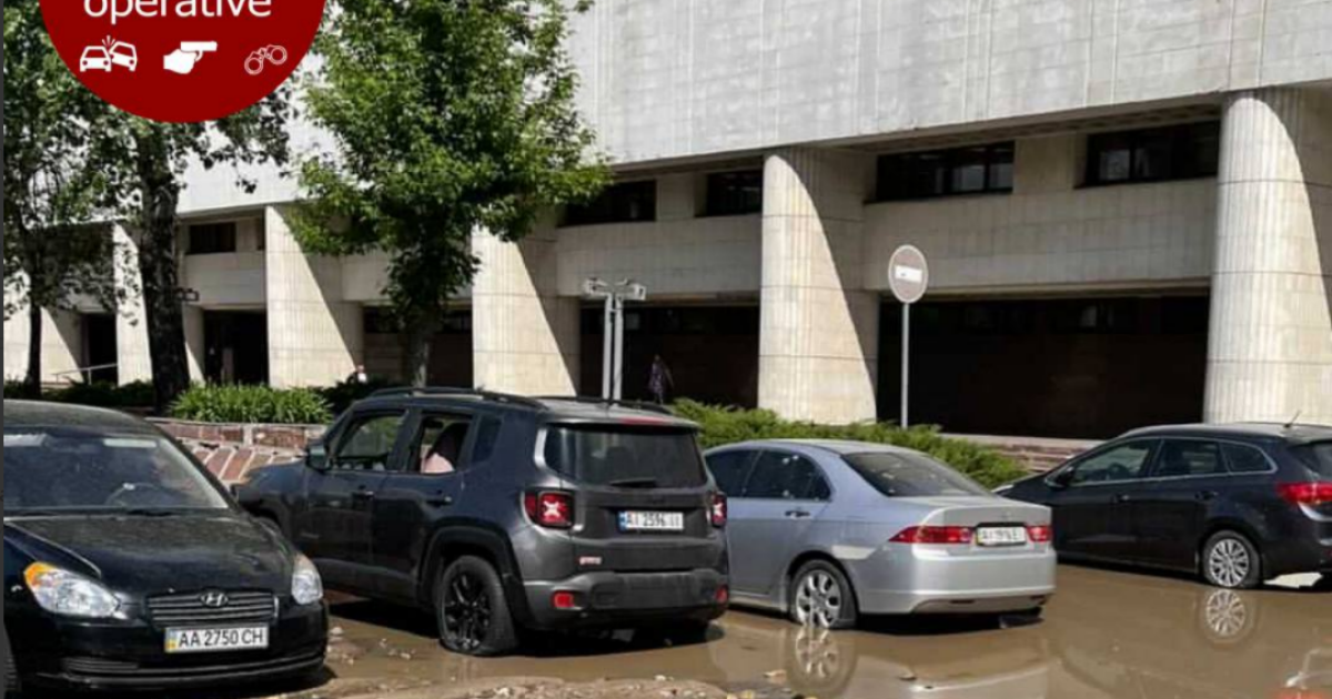 Гейзер на Голосіївському проспекті