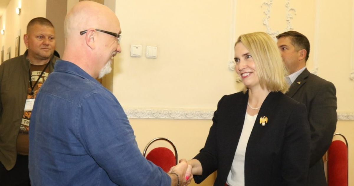 Резніков і Залужний зустрілися із пані послом США: говорили про постачання зброї