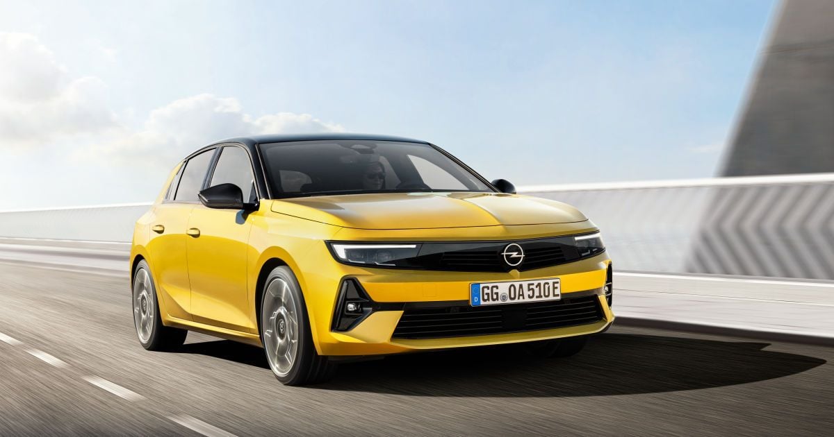 Opel Astra нового поколения представлена официально: теперь эта модель стала еще и гибридом