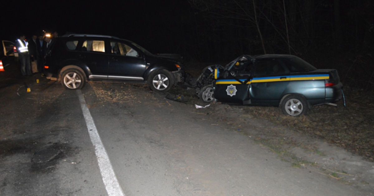 Водій протаранив авто патрульних