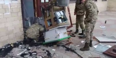 Під Харковом невідомі напали на охоронницю будинку культури і підірвали банкомат