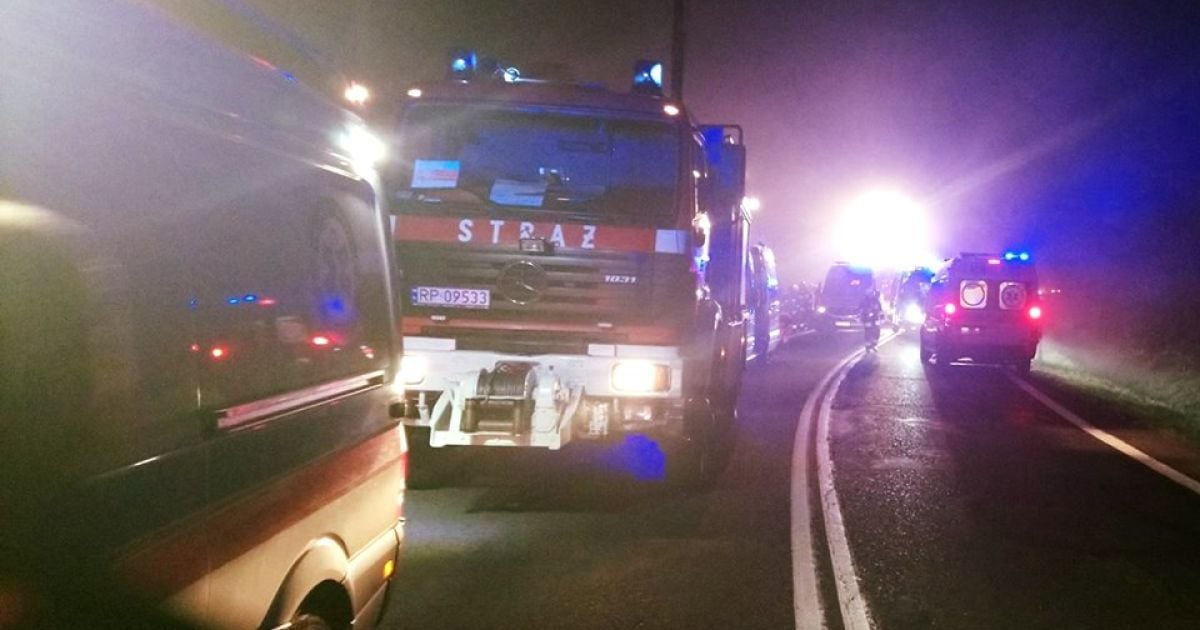 Жуткая авария автобуса в Польше. В украинском МИД рассказали о состоянии пострадавших