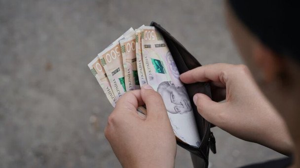 Пенсия для тех, кому за 65: кому государство гарантирует повышение выплат