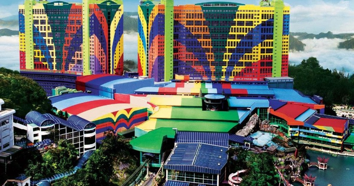 First World Hotel & Plaza