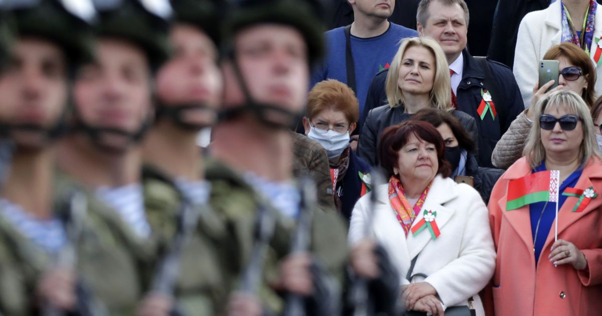 У Білорусі попри коронавірус пройшов парад до Дня перемоги_10 / © Associated Press