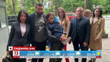 Українка Анастасія Могенсен повернула сина, якого викрав і утримував у посольстві Данії батько