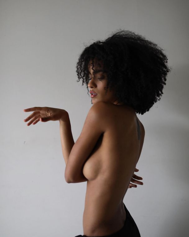 Нара Баптиста / © instagram.com/narahbaptista