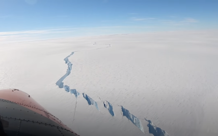 Від льодовика в Антарктиді відколовся айсберг розміром з Лондон: приголомшливе відео