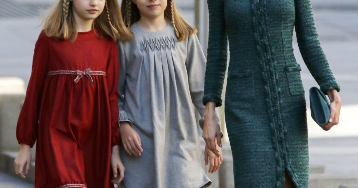 Королева Летиция с дочками Леонор и Софией