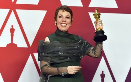 Победительница в номинации "Лучшая женская роль" блистала на церемонии "Оскар" в изумрудном платье Prada
