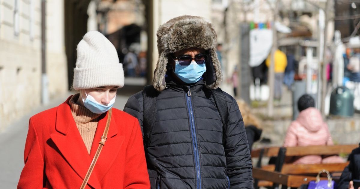 Найбільше хворих виявили у Львівській та Одеській областях: коронавірус у регіонах 27 березня