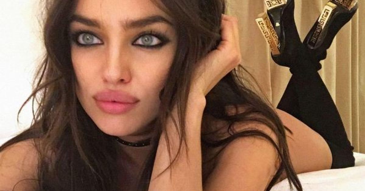 Сексуальная Ирина Шейк полностью обнажилась для фотопроекта