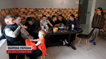 У свої 26 виховує аж 9 дітей! Історія азовця Володимира Дубровця