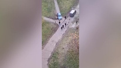 В Киеве сняли на видео, как работник ТЦК бил авто мужчины