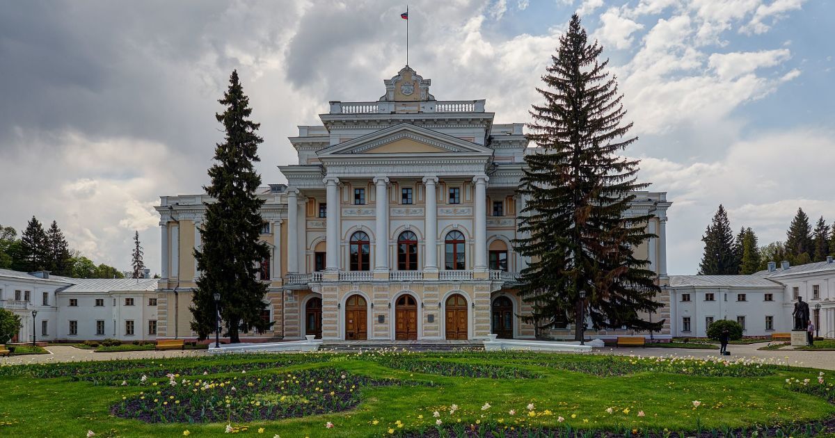 Имение князей Барятинских, где вероятно разместился штаб русских войск