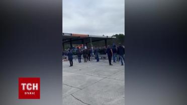 На границе со Словенией возмущенные водители перекрывают въезд в пункт пропуска