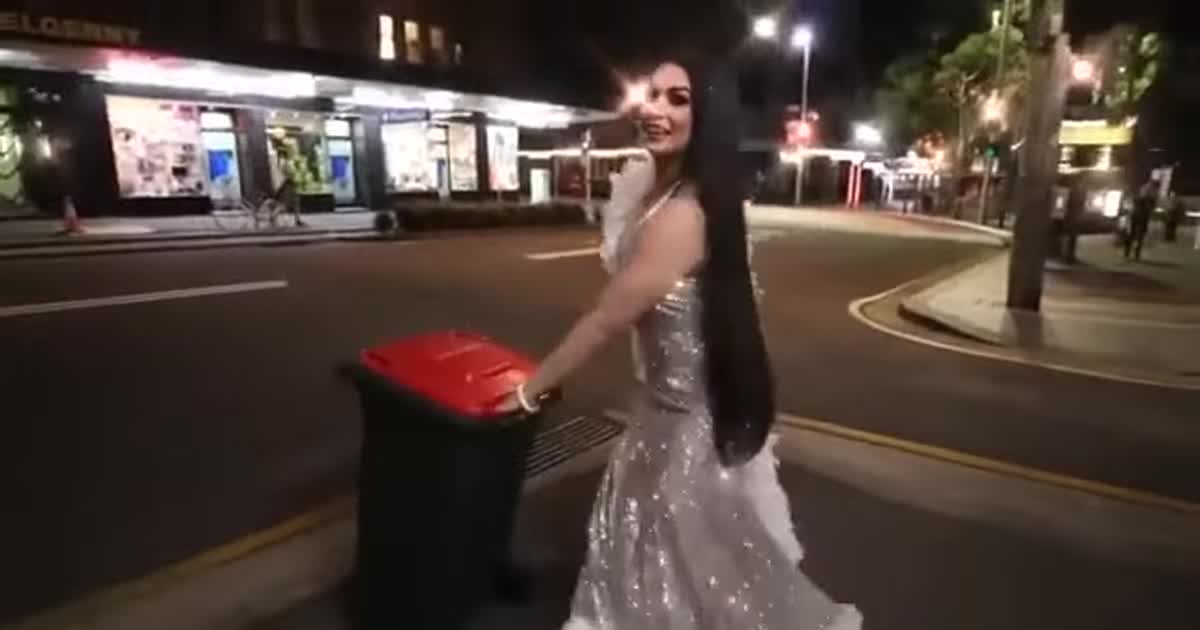 Гарно жити не заборониш: юзери викидають сміття у святковому вбранні на карантині