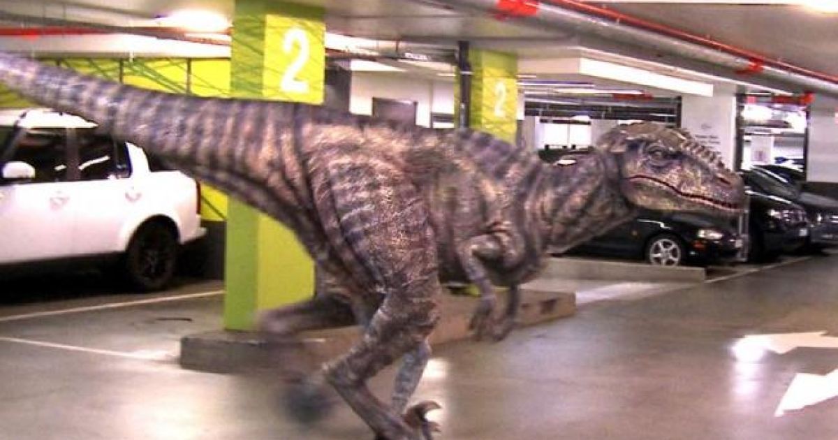 Сверхреалистичный динозавр сильно напугал сотрудников австралийского радио