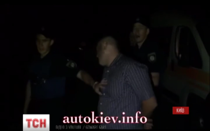 Київські патрульні затримали нетверезого колегу на Range Rover