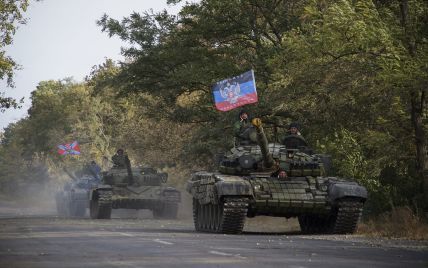 Окупанти на Донбасі стягують важку техніку до лінії розмежування