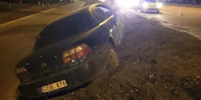 В Киеве пьяный водитель на "евробляхе" гонял пешеходов на тротуаре. Видео