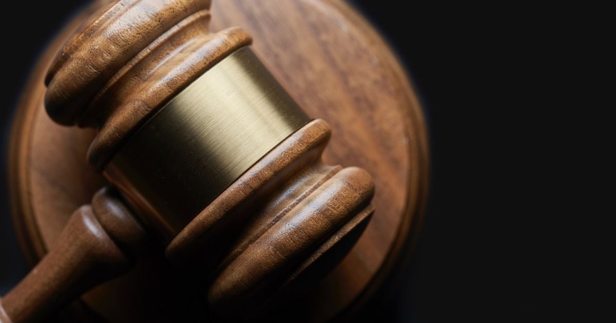 В Киевской области работница суда продавала подсудному наркотики