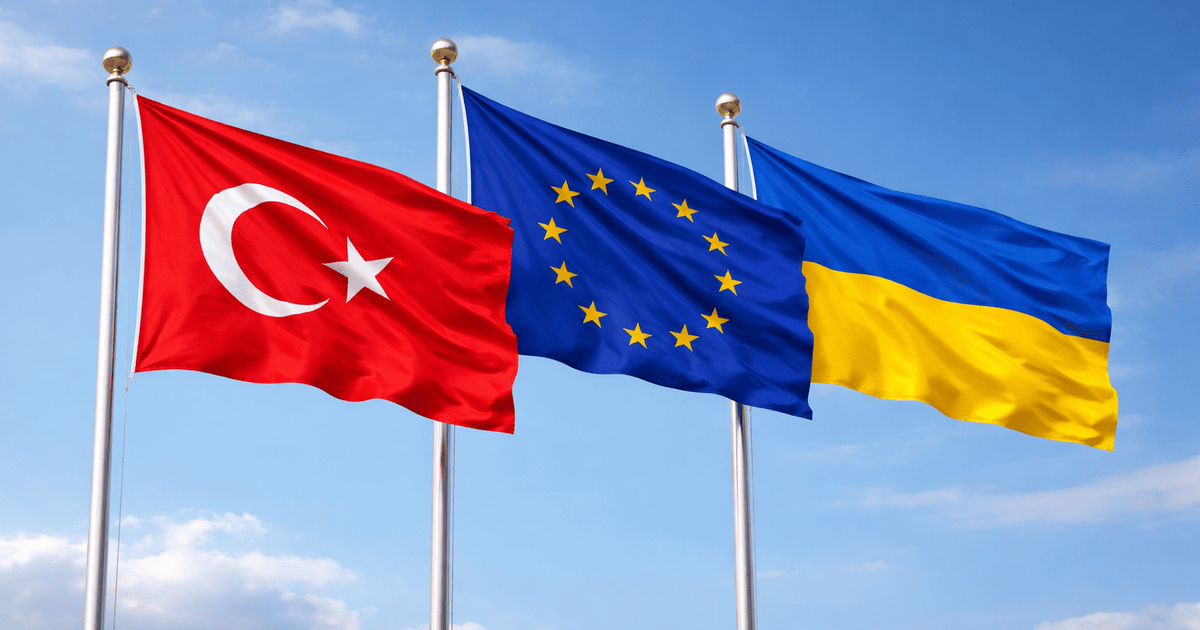 Прапори Туреччини, ЄС та України