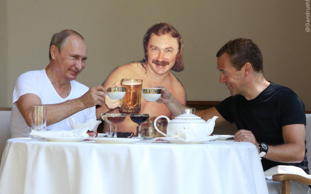 Юзеры иронично высмеяли показательную тренировку Путина и Медведева / © соцмережі