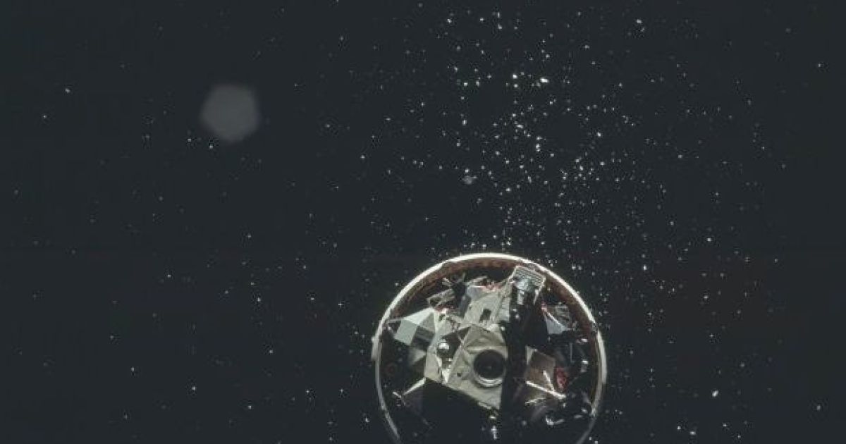 В Сети опубликован архив с тысячами снимков лунных миссий НАСА