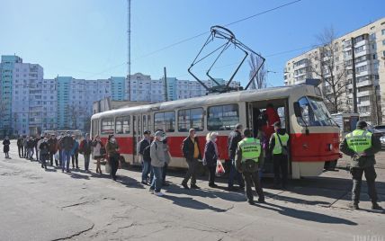 Кличко розповів про запуск додаткових маршрутів та коли у Києві можуть зняти обмеження на транспорт
