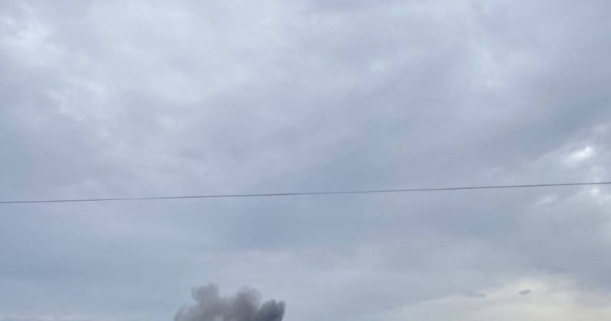 В Києві видно дим, який з'явився після вибухів - соцмережі