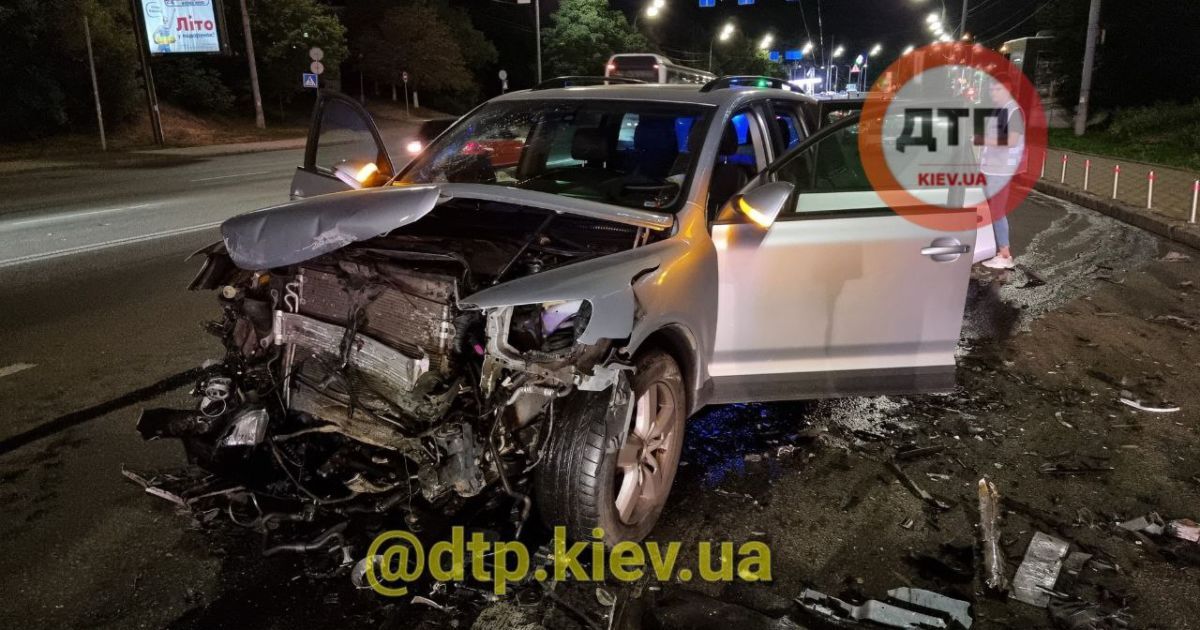 Стертая зимняя резина: в Киеве произошло ночное смертельное ДТП