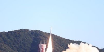 Японія запустила у космос ракету з 13 супутниками
