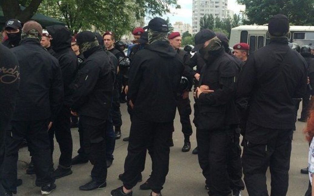 Инцидент произошел на улице Ревуцкого / © ГУ Национальной полиции в Киеве