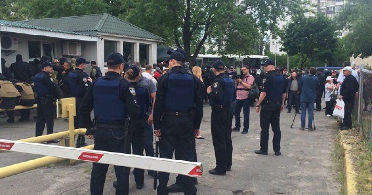 Инцидент произошел на улице Ревуцкого / © ГУ Национальной полиции в Киеве