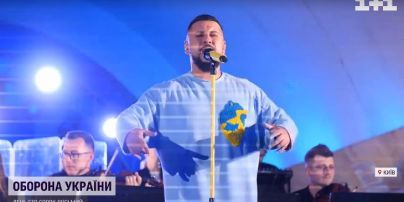 MONATIK повернувся до України і дав концерт у київському метро на "Майдані Незалежності"