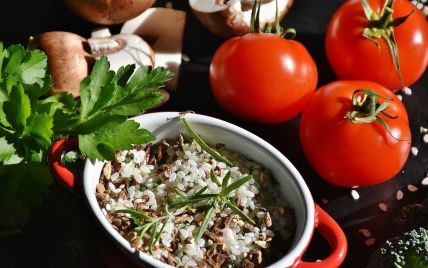 Сочное итальянское блюдо: рецепт ризотто с томатами, апельсином и морковью