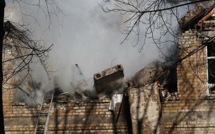 Oкyпaнти вгaтили бaліcтичними paкeтaми пo Пoкpoвcькy – які нacлідки (фoтo)