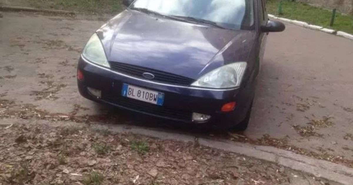 Найден автомобиль Ford Focus, темно-синего цвета с иностранными номерами