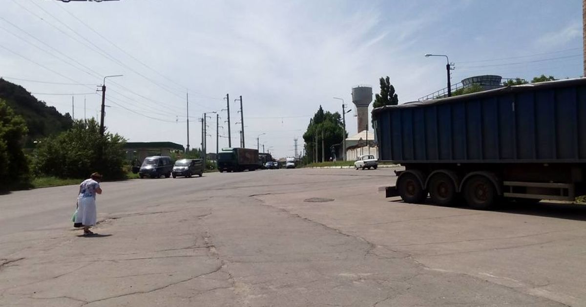 Жуткое ДТП в зоне АТО. В Сети появились фото разбитого блокпоста возле Лисичанска
